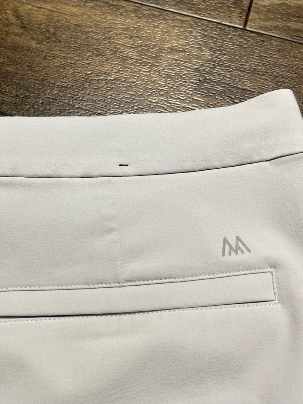 Mizzen+Main Helmsman Slim Shorts Men's 34x7 Light Grey Golf Stretch EUC - Picture 3 of 12